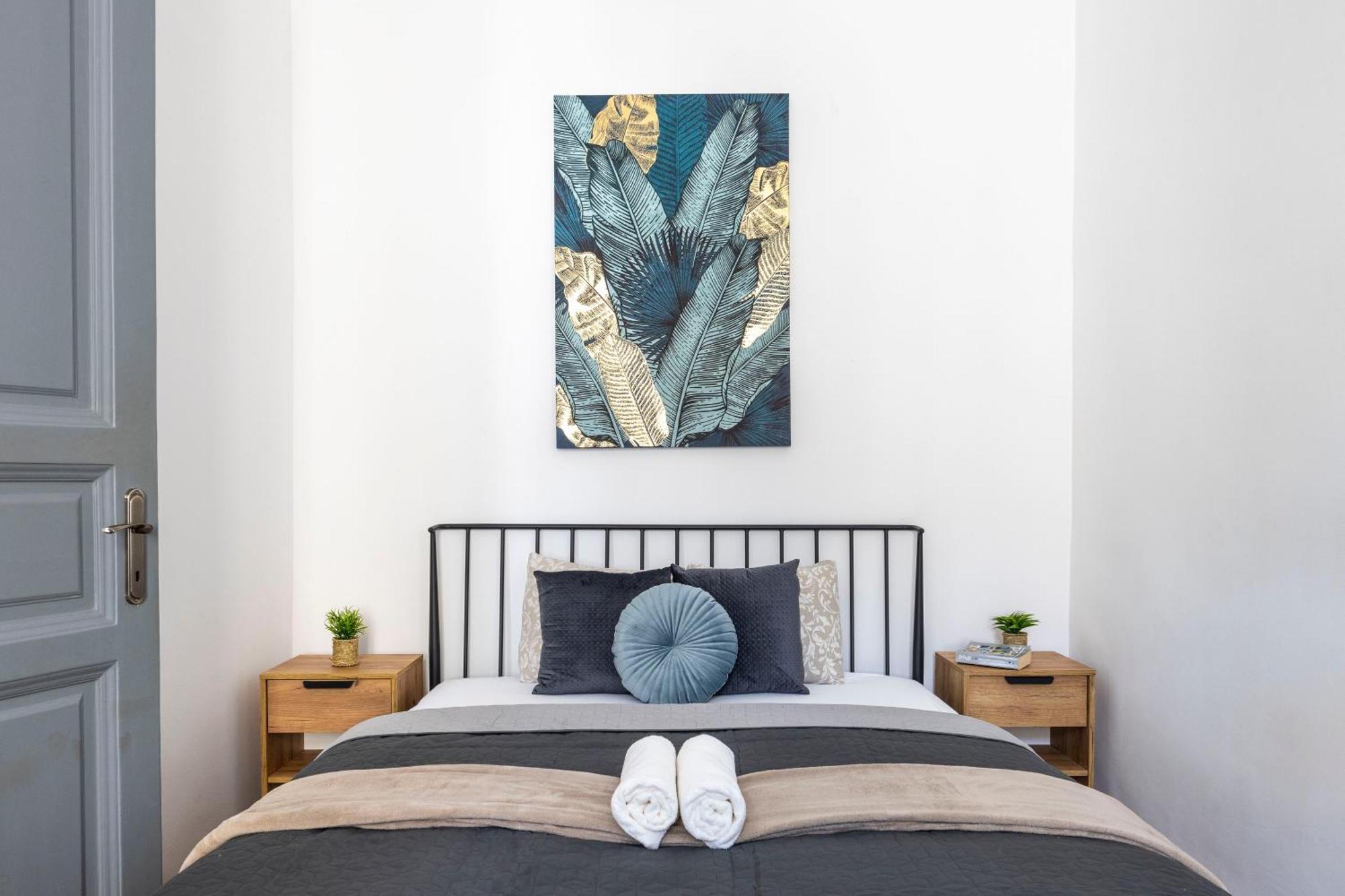 Charming & Cozy Stylish In The Heart Of Apartament