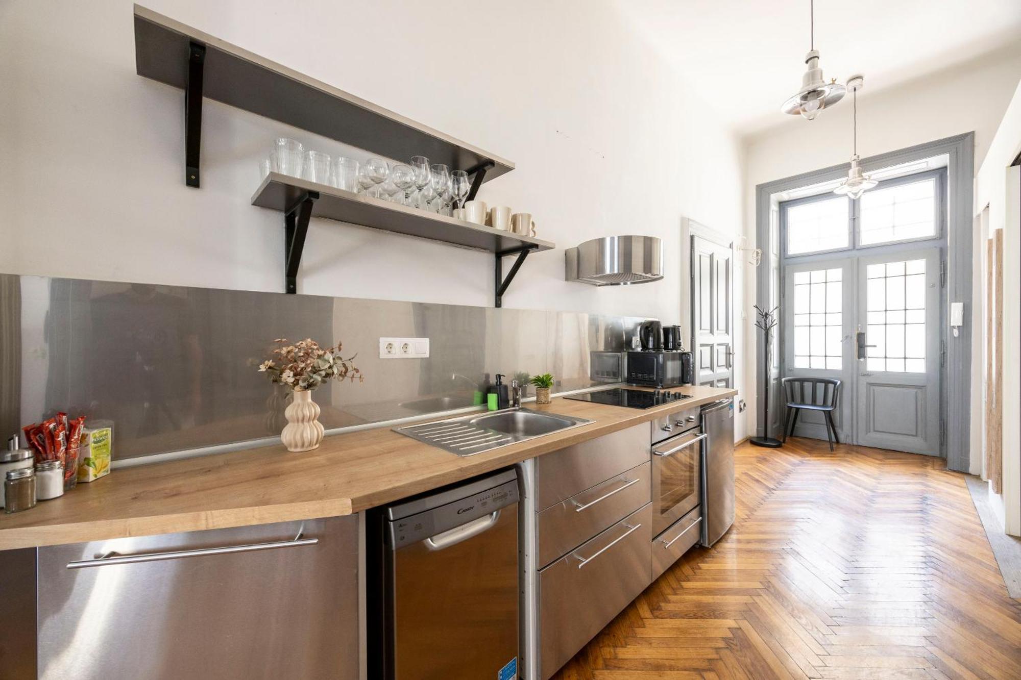 Charming & Cozy Stylish In The Heart Of Apartament *