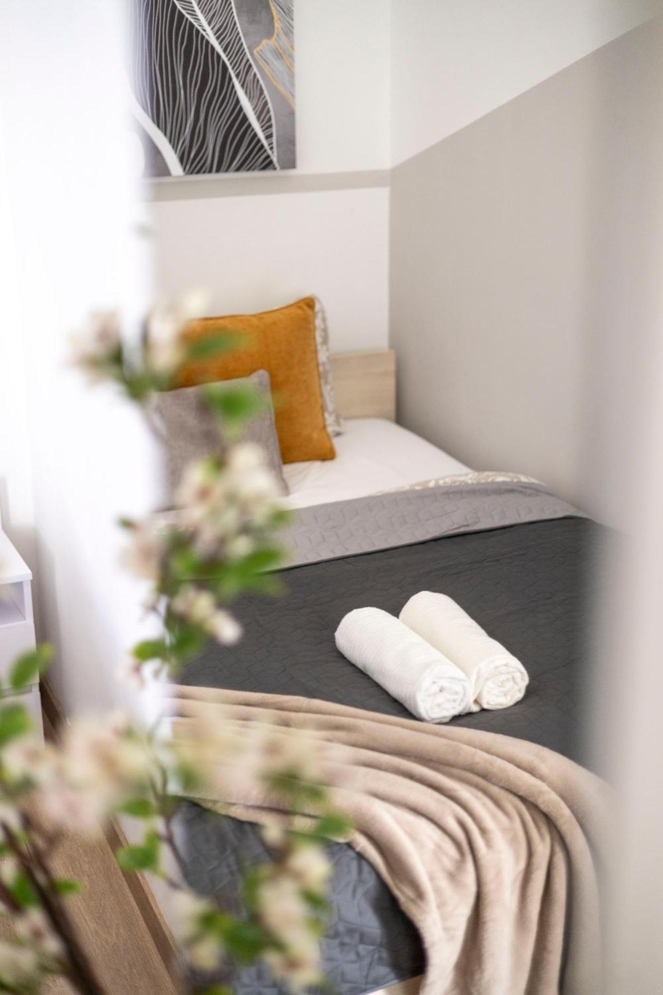 Charming & Cozy Stylish In The Heart Of Apartament *