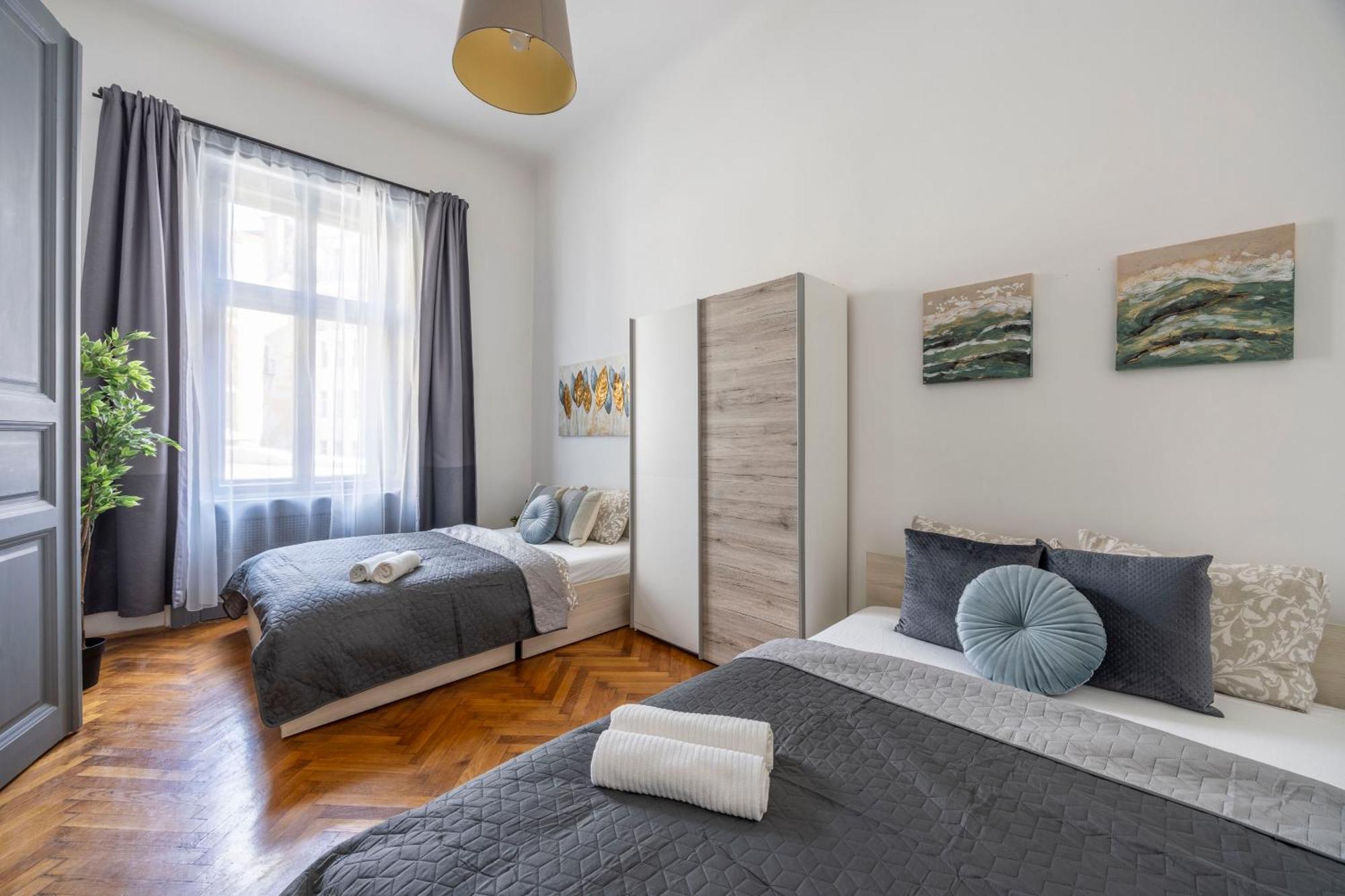 Charming & Cozy Stylish In The Heart Of Apartament